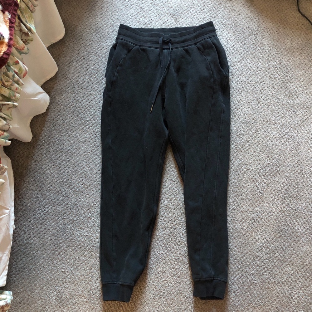 Black Lululemon Scuba Joggers